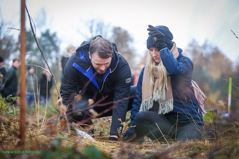 Stadtwerke Bielefeld: Sei ein Held! Gemeinsam CO2 sparen und Bäume pflanzen für unsere Zukunft. (Foto: Sarah Jonek)